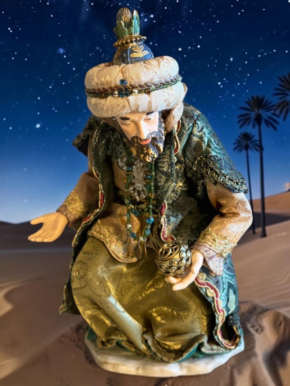 Members Mark 2005 Nativity Replacement Figurine Kneeling Wise Man Magi King
